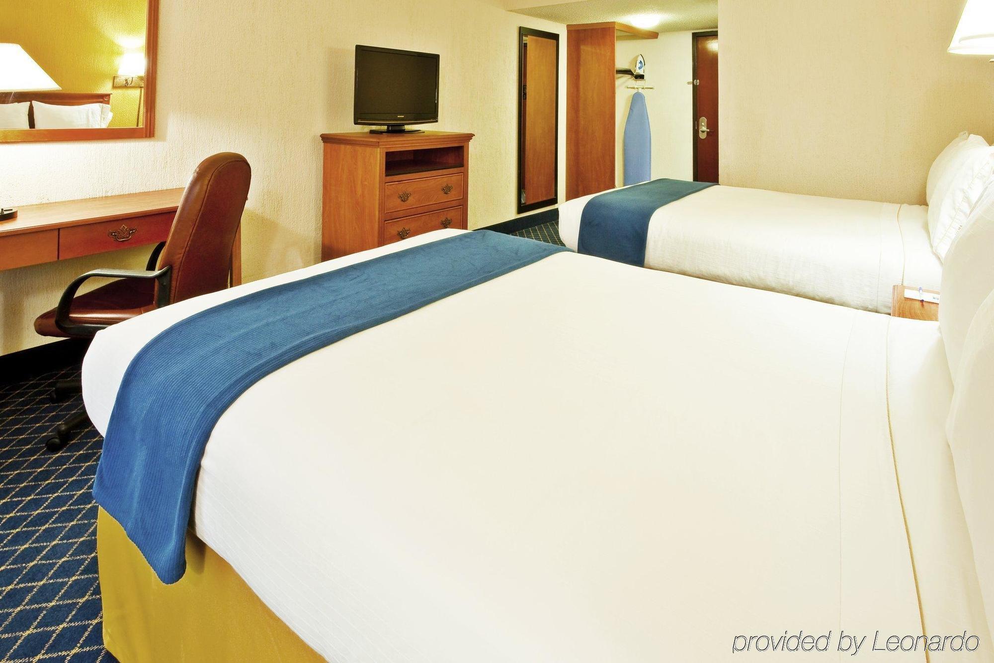 Holiday Inn Express & Suites Nashville-I-40 & I-24 Exteriör bild